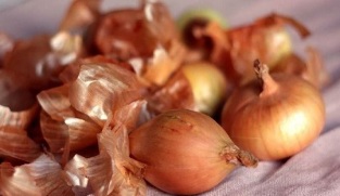 Onion treatment for varicose veins